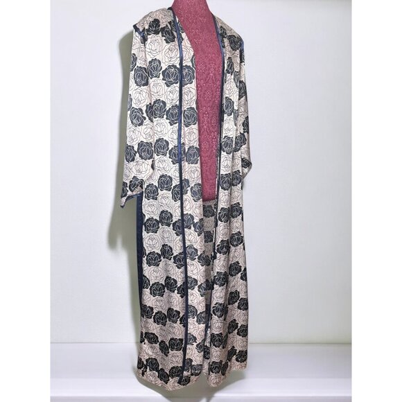 Natori Floral Print Long Sleeve Silky Multicolored Pocketed Robe With Belt - Picture 8 of 16